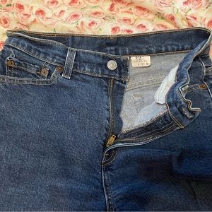 2 pairs of Levi’s gently used